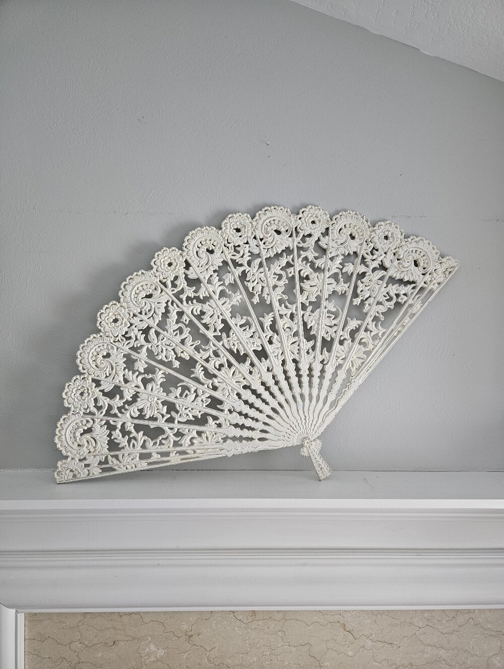 Vintage Burwood Products #4402 Large Off White Ornate Fan Wall Sculpture Art